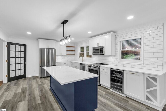 Building Photo - 125 River Way Dr