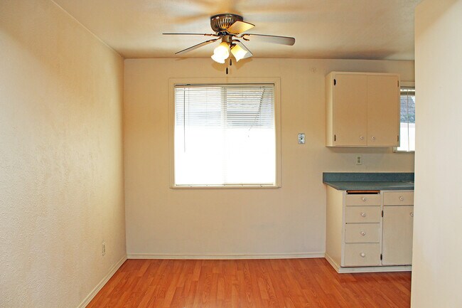 Building Photo - 4110-4116 N Willis Blvd