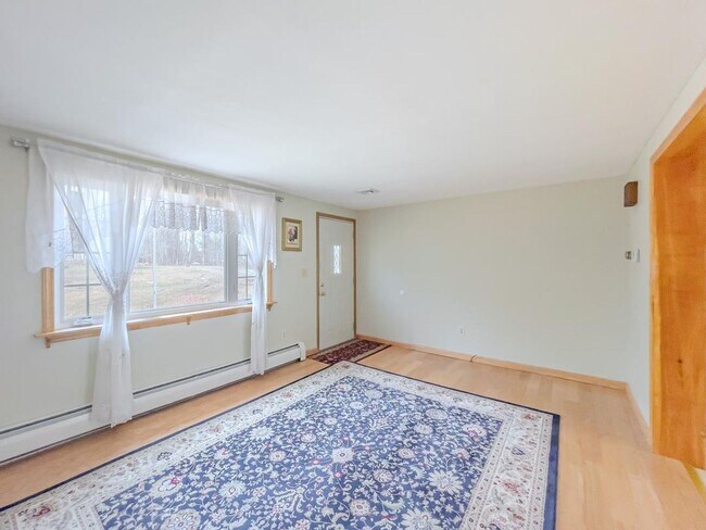 Building Photo - Refined Ranch Living in a Private Natural Setting