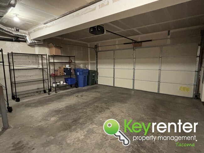 Building Photo - Dream Townhome in Tacoma, WA!