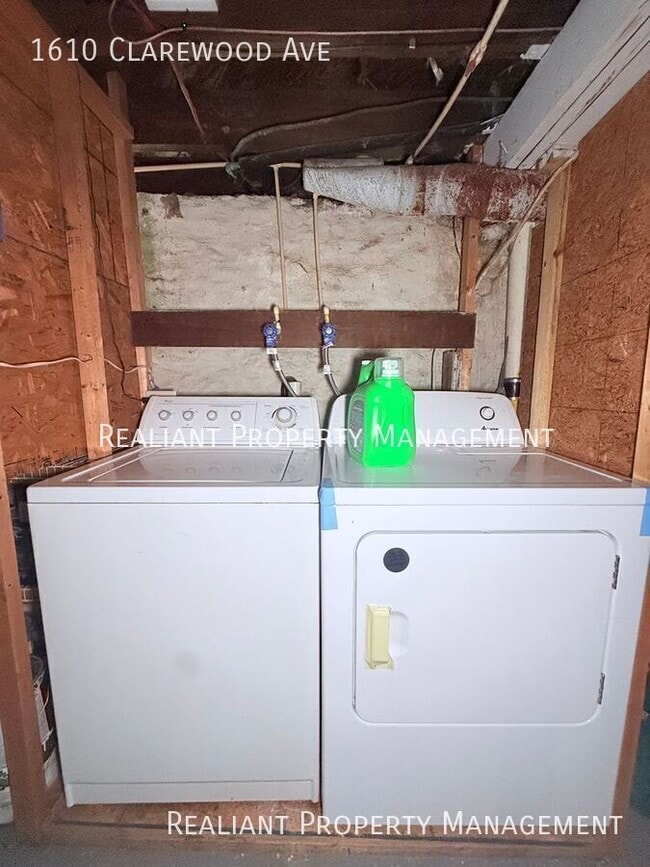 Building Photo - 1610 Clarewood Ave