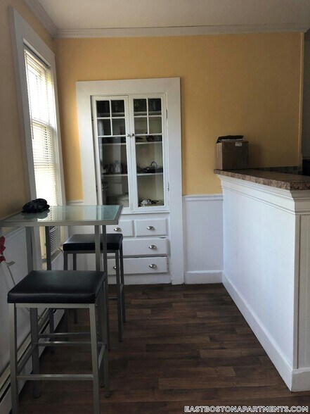 Building Photo - 279 Webster St