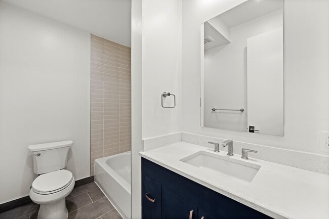 Building Photo - 119 Storms Ave