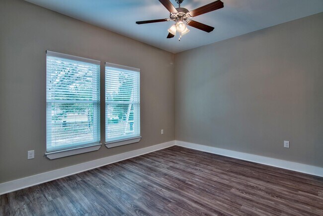 Building Photo - 135 N Sand Palm Rd