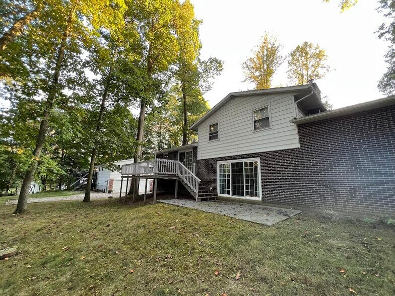 Rear deck and Patio - 662 River Rd