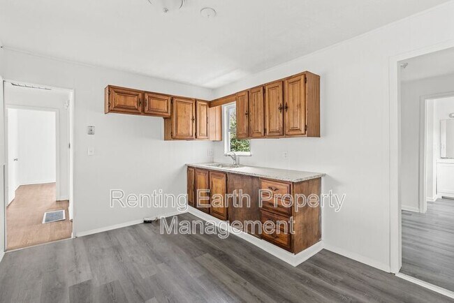 Building Photo - 1209 Linwood St