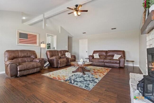 Building Photo - 840 Long Horn Trail