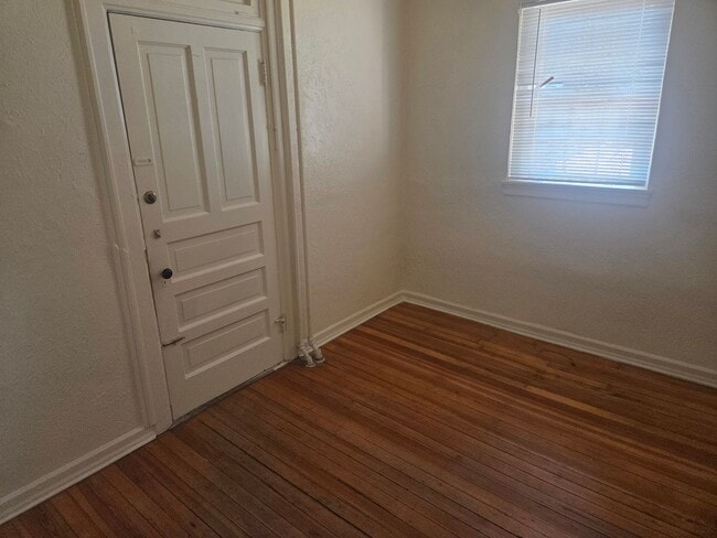 Building Photo - Charming 1-Bedroom Apartment in Denver's Capitol Hill Neighborhood