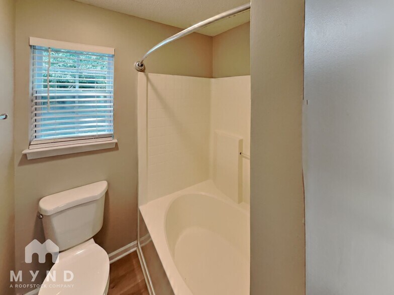Building Photo - 5908 Riana Way