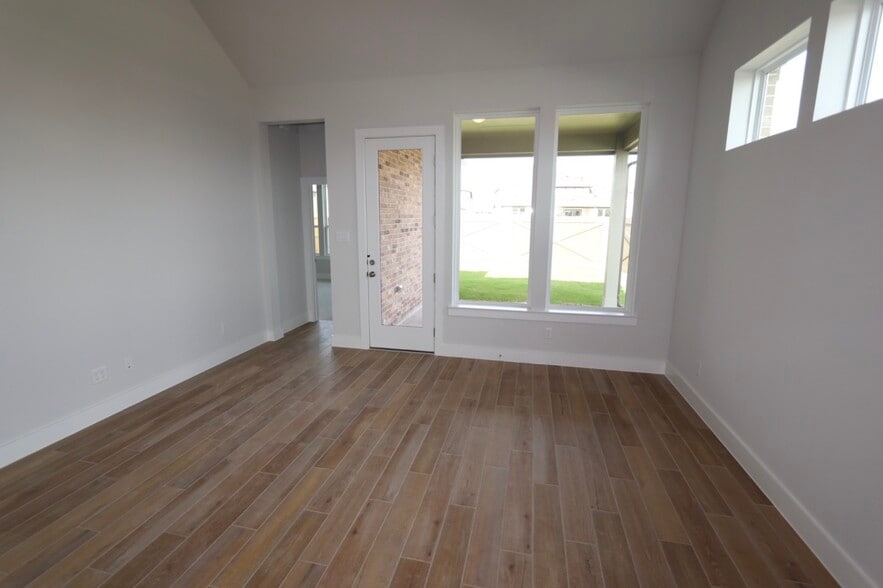 Building Photo - 2423 Shallot Ln