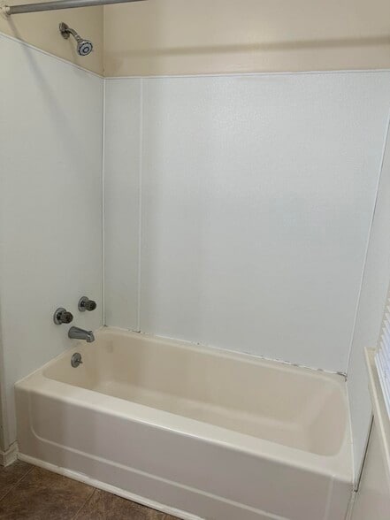 Building Photo - 849 Highland Ave