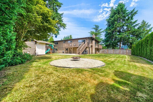 Building Photo - 4bd/2.75ba Renton Home