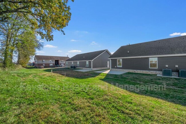 Building Photo - 105 Mace Ln