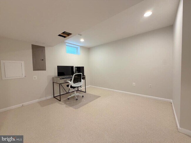Building Photo - 13353 Horsepen Woods Ln
