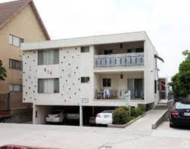 Building Photo - 614 W Stocker St