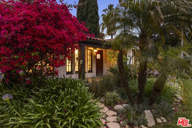 Building Photo - 1169 S Sierra Bonita Ave