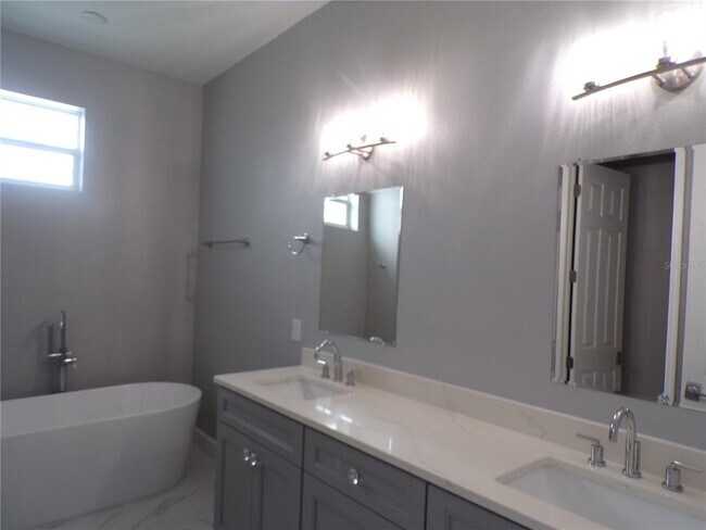 Building Photo - 3655 Bal Harbor Blvd