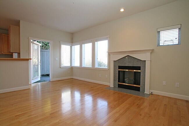 Building Photo - 3712 101st Way NE