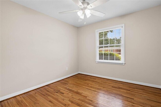 Building Photo - 161 Poydras Ave