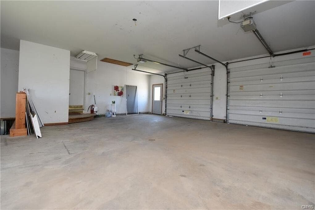 Garage - 18148 Switzer Rd