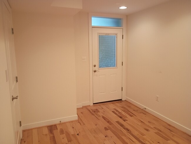 Building Photo - 2214 11th St NW