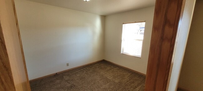 Building Photo - 825 N 7th St