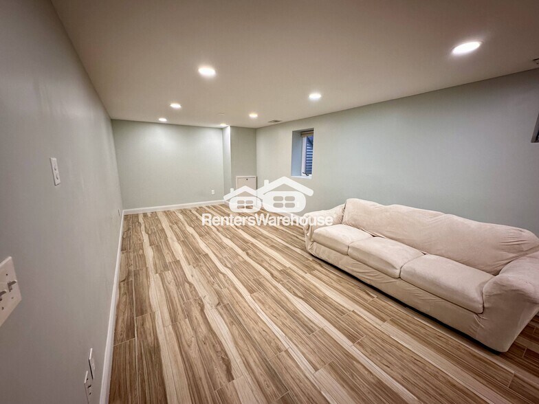 Building Photo - 13808 Frontier Ln