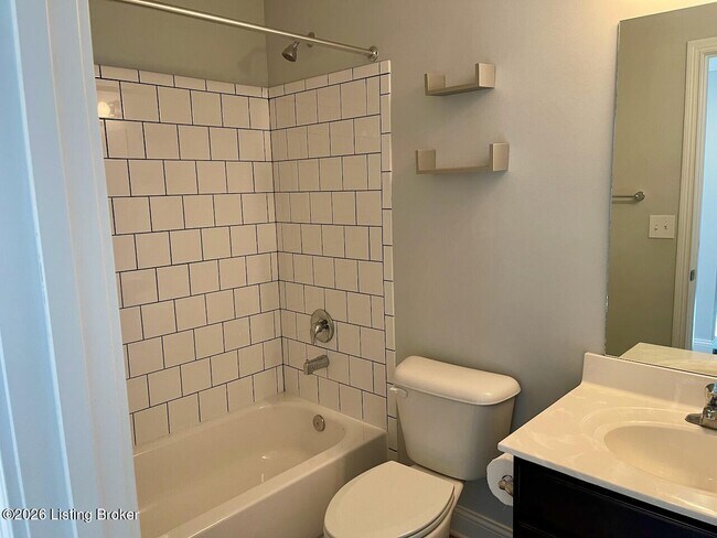 Building Photo - 2105 Meadows Edge Ln