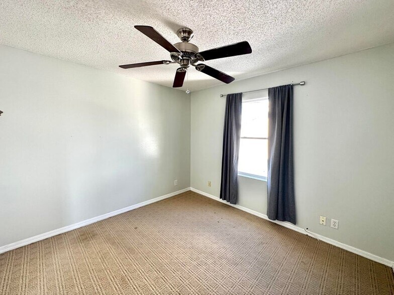 Building Photo - 2698 Linkside Dr