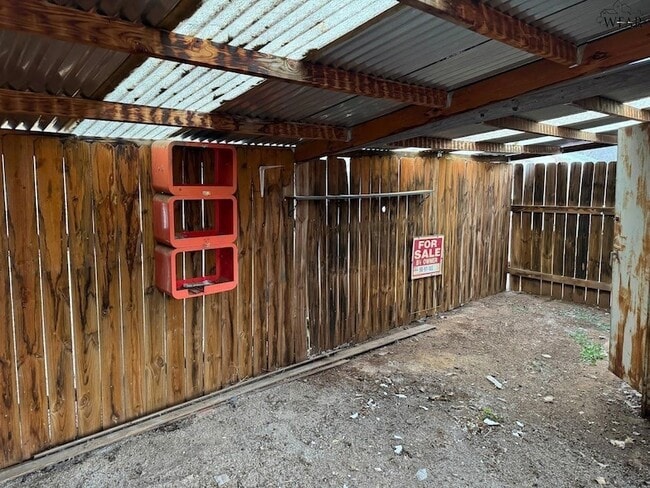 Building Photo - 2015 Polk St