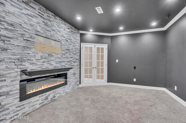 Building Photo - 12 Wintergreen Ct