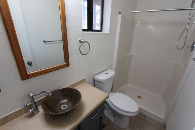 Building Photo - 3 Bed, 2 Bath Cabin Home with Fenced Backy...