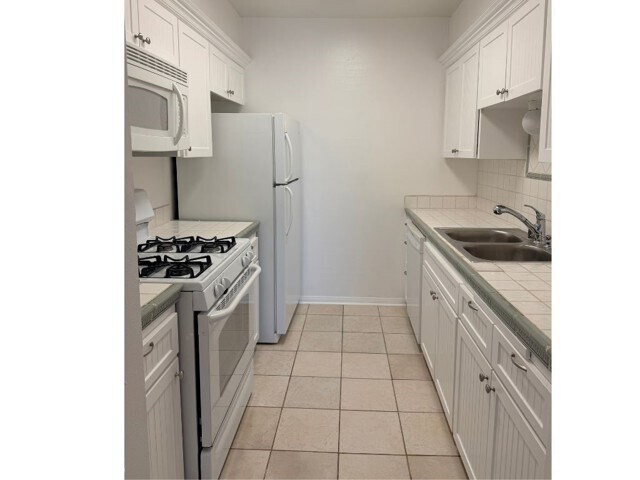 Building Photo - 15344 Weddington St