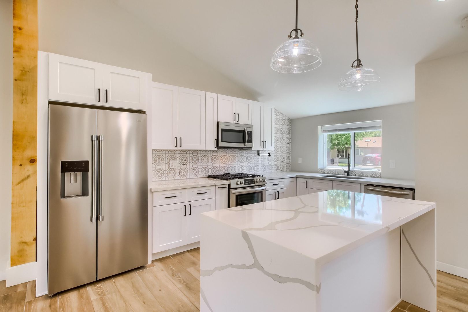 Building Photo - 1402 W Berridge Ln