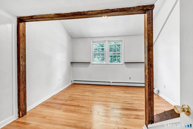 Building Photo - 7 Richards Ln