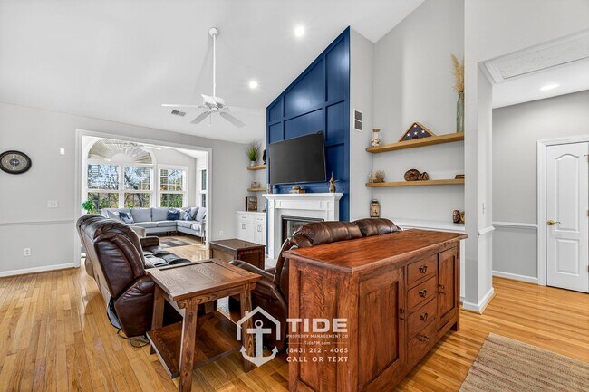 Building Photo - Spacious Retreat in Mt. Pleasant