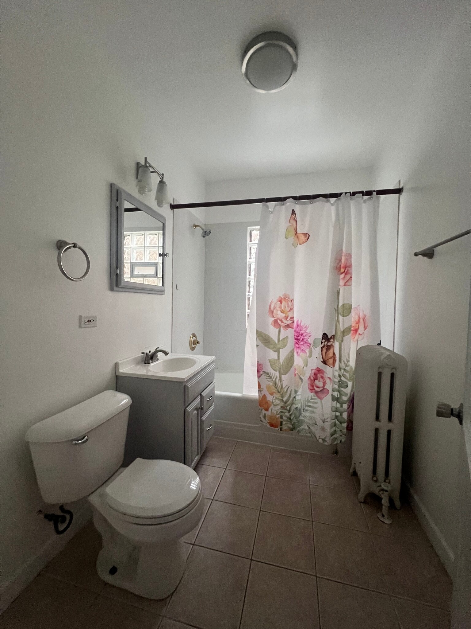 Building Photo - 5318 W Foster Ave