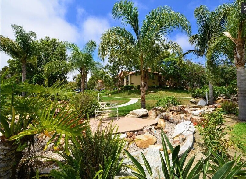 Building Photo - 12588 Carmel Creek Rd
