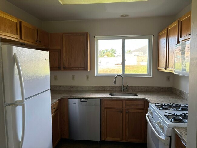 Building Photo - 108 Glen Combe Cir