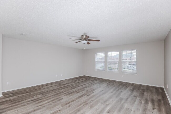 Building Photo - 7024 Lake Jackson Dr