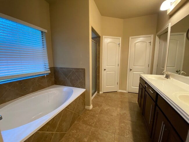 Building Photo - 27039 Trinity Bend