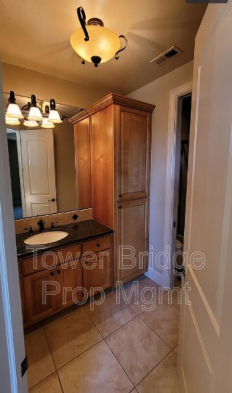 Building Photo - 3766 Mira Loma Dr