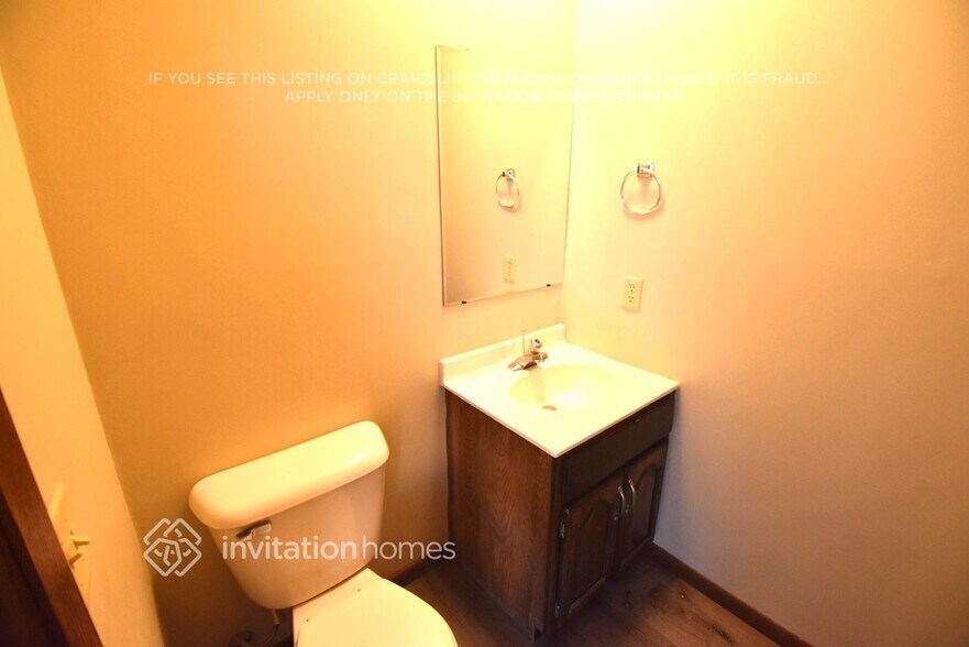 Building Photo - 943 Pine View Ct