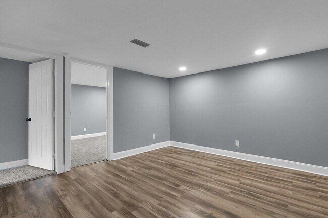 Building Photo - 2433 Nedra St