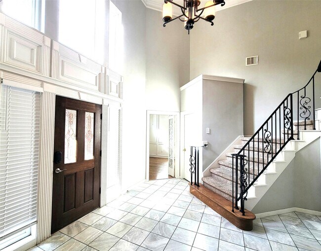 Building Photo - 2214 Old S Dr