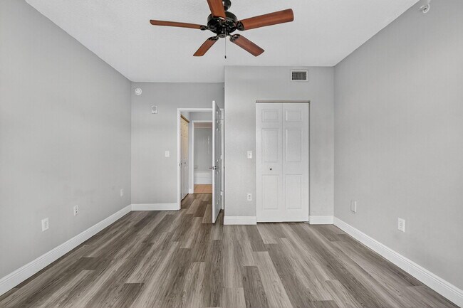 Building Photo - 780 S Sapodilla Ave