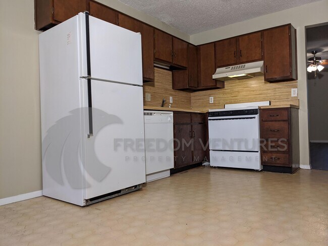 Building Photo - 2300 Grayson Valley Dr