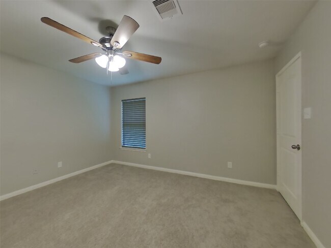 Building Photo - 27016 Leonardo Dr