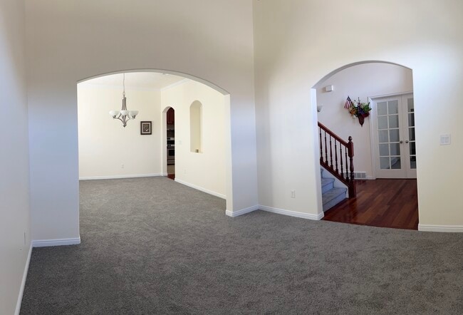 Building Photo - 5665 Piney View Ct