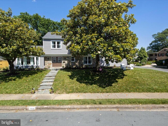 Building Photo - 2606 N Quincy St
